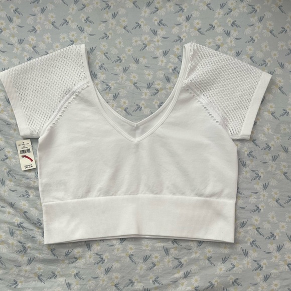 Offline work out top - Picture 2 of 5